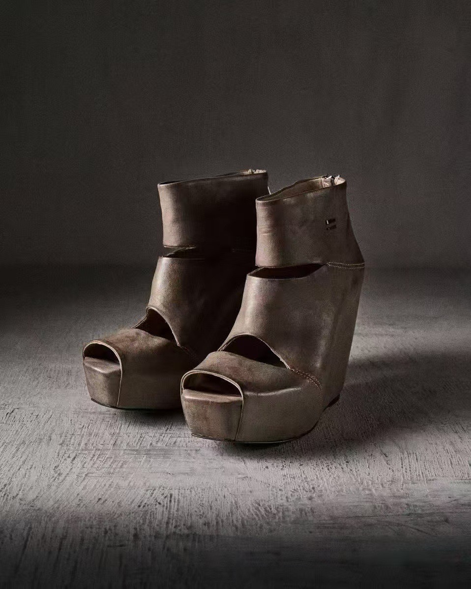 Vintage Fashion Heels - Sepatu Boots Platform Wedge Kulit Abu-abu