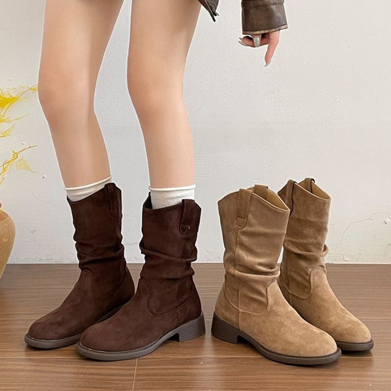 Vintage Fashion Style - Sepatu Bot Wanita Model Vintage dengan
