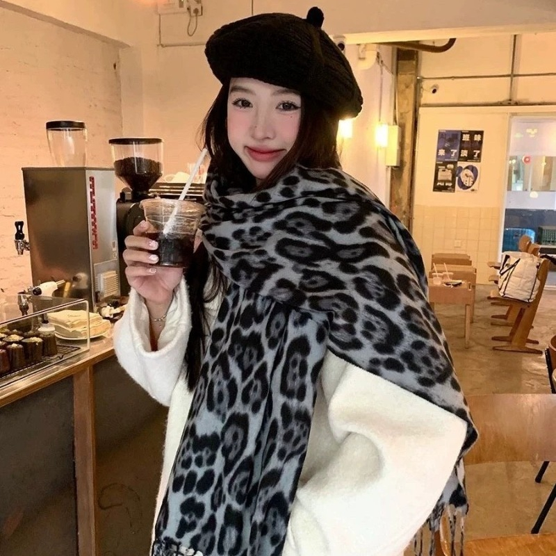 Syal Pola Leopard Sutra Retro  - Vintage Fashion Style Men ulasan dan harga